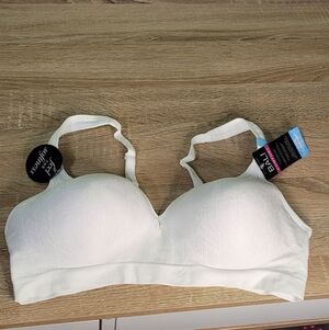 Bali Cool Comfort Wireless Bra White NWT 36C Smoothing Comfortable